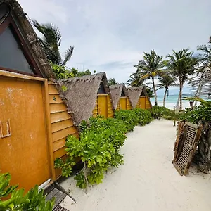 Mia 3*, Tulum México